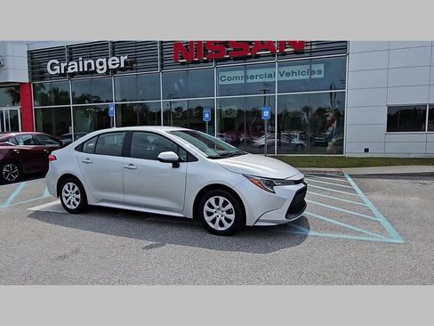 Used 2022 Toyota Corolla LE image 37