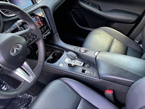 Used 2021 INFINITI QX50 Luxe w/ Appearance Package FWD image 29