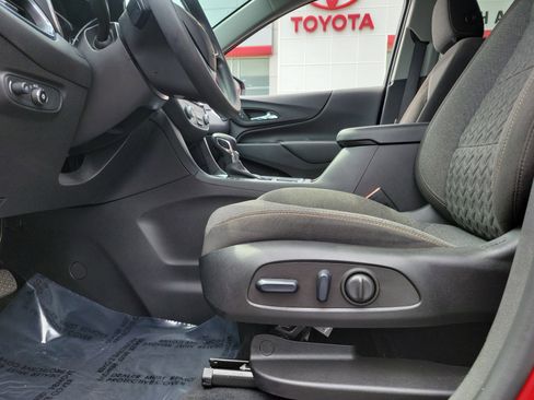 Used 2023 Chevrolet Equinox LT image 16