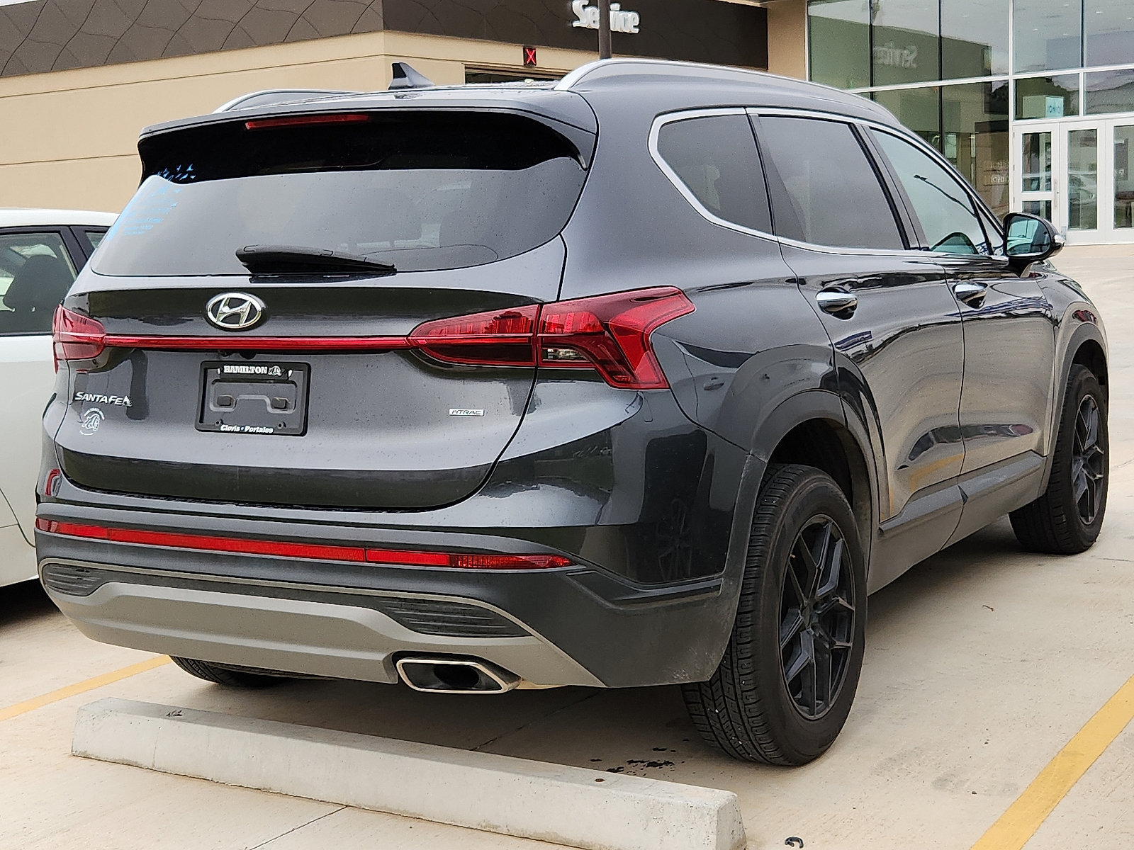 Used 2023 Hyundai Santa Fe SEL AWD/4WD image 2