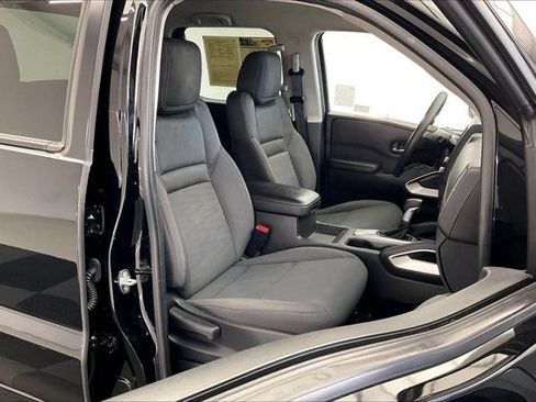 Used 2022 Nissan Frontier SV AWD/4WD image 6
