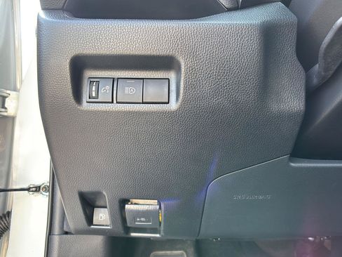 Used 2021 Toyota RAV4 LE AWD/4WD image 23