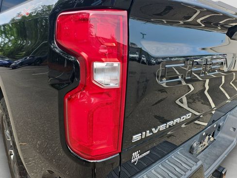 Used 2022 Chevrolet Silverado 1500 RST AWD/4WD image 18