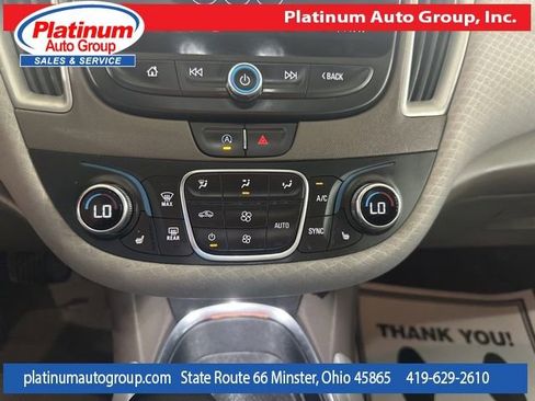 Used 2022 Chevrolet Malibu LT FWD image 21