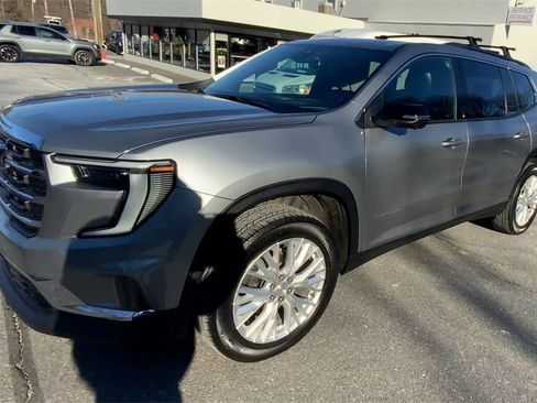 Used 2024 GMC Acadia Elevation image 5