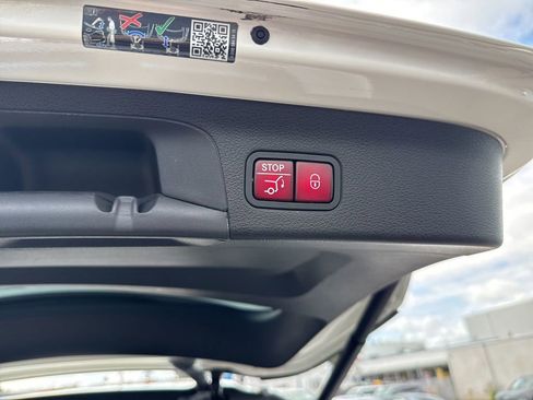 Used 2022 Mercedes-Benz GLS 450 4MATIC image 10