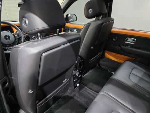 Used 2024 Rolls-Royce Cullinan Black Badge w/ Leather Finishing Pack AWD/4WD image 12