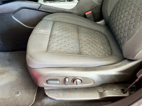 Used 2022 Chevrolet Blazer LT image 19