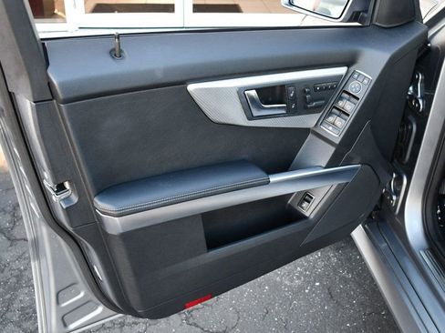 Used 2014 Mercedes-Benz GLK 350 4MATIC image 11