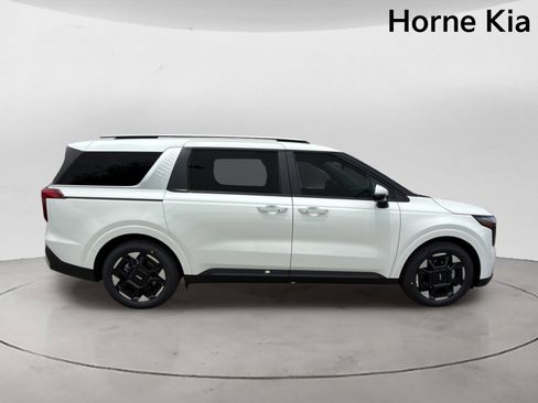 New 2026 Kia Carnival EX FWD image 3