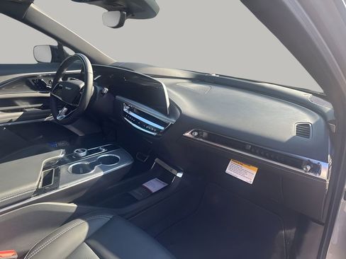 New 2026 Cadillac Lyriq V AWD/4WD image 15