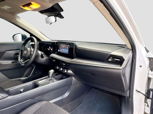 Used 2025 Nissan Kicks S image 25