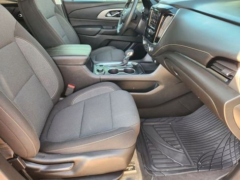 Used 2021 Chevrolet Traverse LS FWD image 14