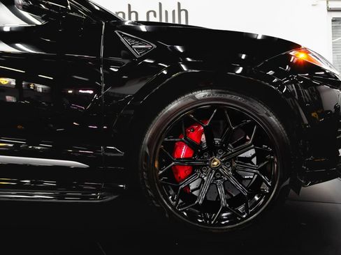 Used 2021 Lamborghini Urus AWD/4WD image 11