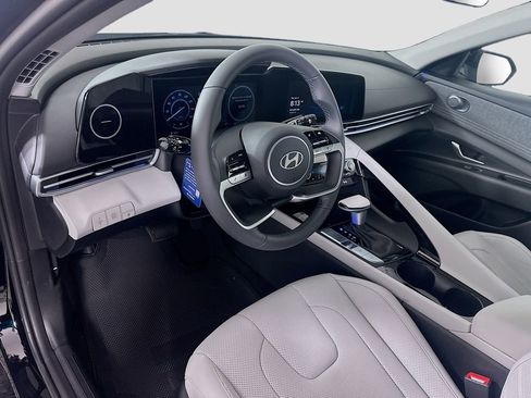 New 2026 Hyundai Elantra Limited FWD image 9
