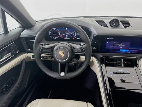New 2026 Porsche Panamera image 25