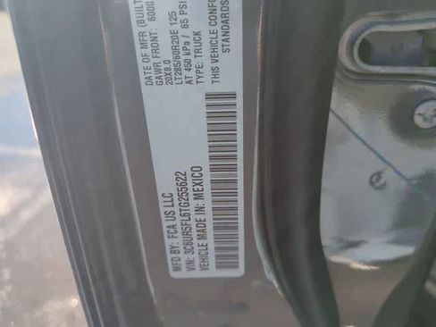 New 2026 RAM 2500 Laramie AWD/4WD image 38