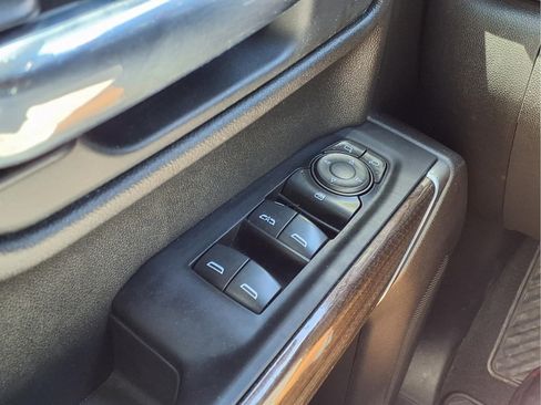 Used 2022 Chevrolet Silverado 1500 LT AWD/4WD image 17