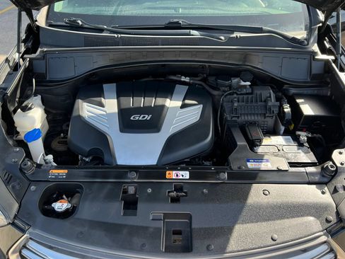 Used 2017 Hyundai Santa Fe SE FWD image 32