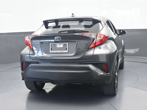 Used 2019 Toyota C-HR XLE FWD image 5