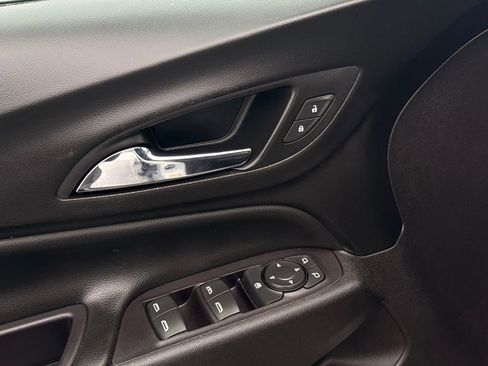Used 2020 Chevrolet Equinox LT image 24