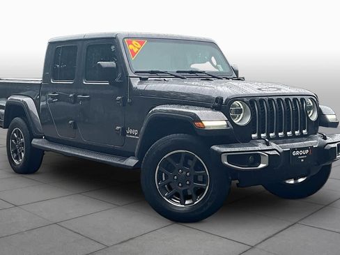 Used 2020 Jeep Gladiator Overland w/ Popular Equipment Package AWD/4WD image 3