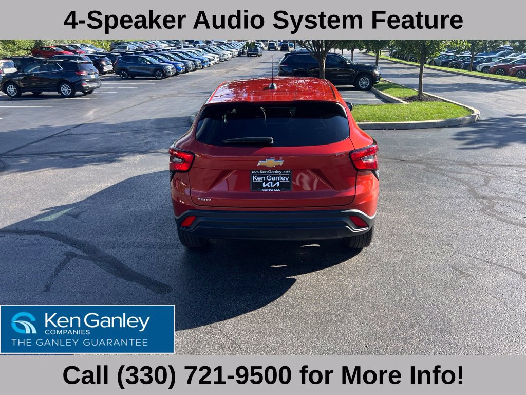 Used 2024 Chevrolet Trax LS w/ LS Convenience Package FWD image 12