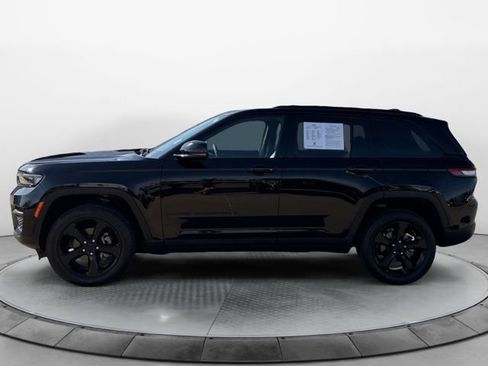 Used 2023 Jeep Grand Cherokee Altitude image 6