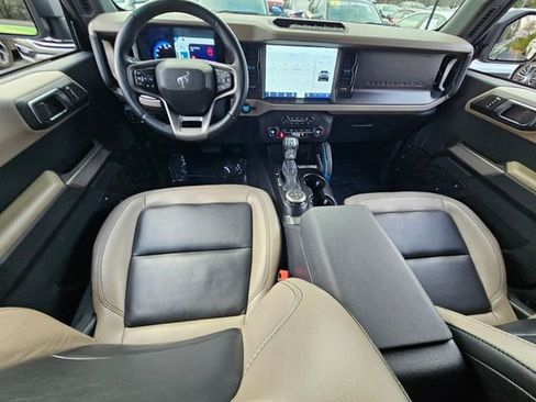 Used 2023 Ford Bronco Wildtrak image 14