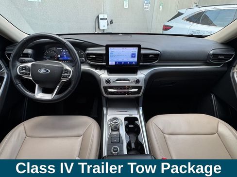Used 2022 Ford Explorer XLT w/ Equipment Group 202A AWD/4WD image 8