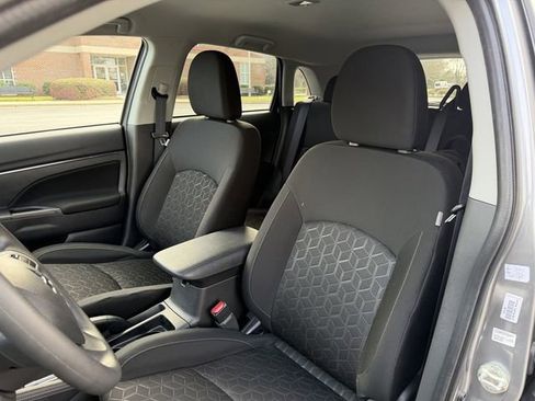 Used 2025 Mitsubishi Outlander Sport AWD image 11