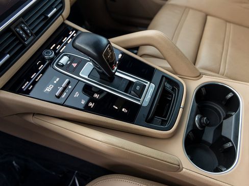 Certified 2023 Porsche Cayenne S image 37