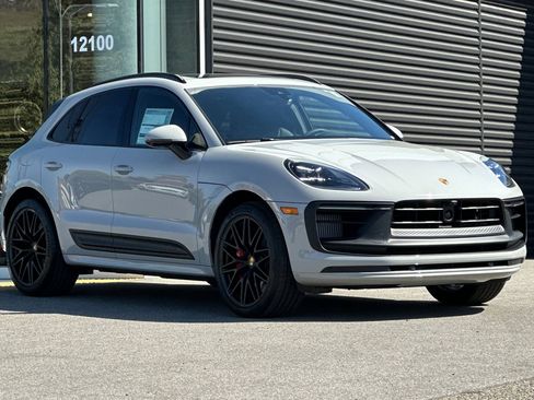 New 2026 Porsche Macan GTS image 10
