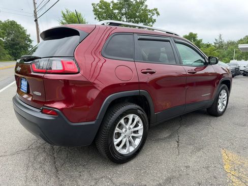 Used 2020 Jeep Cherokee Latitude w/ Cold Weather Group AWD/4WD image 4