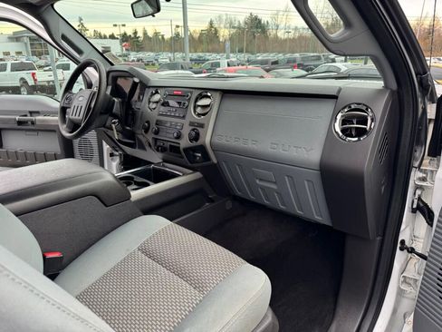Used 2012 Ford F250 XLT w/ XLT Interior Pkg image 17