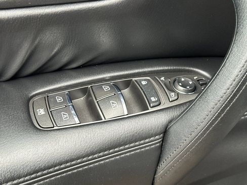 Used 2024 Nissan Armada SV image 12