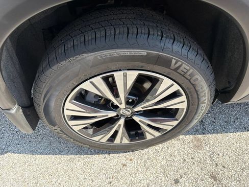 Used 2021 Nissan Rogue SV FWD image 12