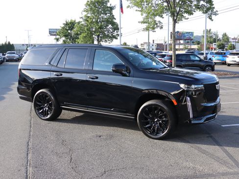 Used 2024 Cadillac Escalade Sport w/ LPO, ONYX Package AWD/4WD image 2