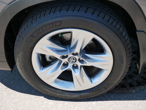 Used 2018 Toyota Highlander Limited AWD/4WD image 15
