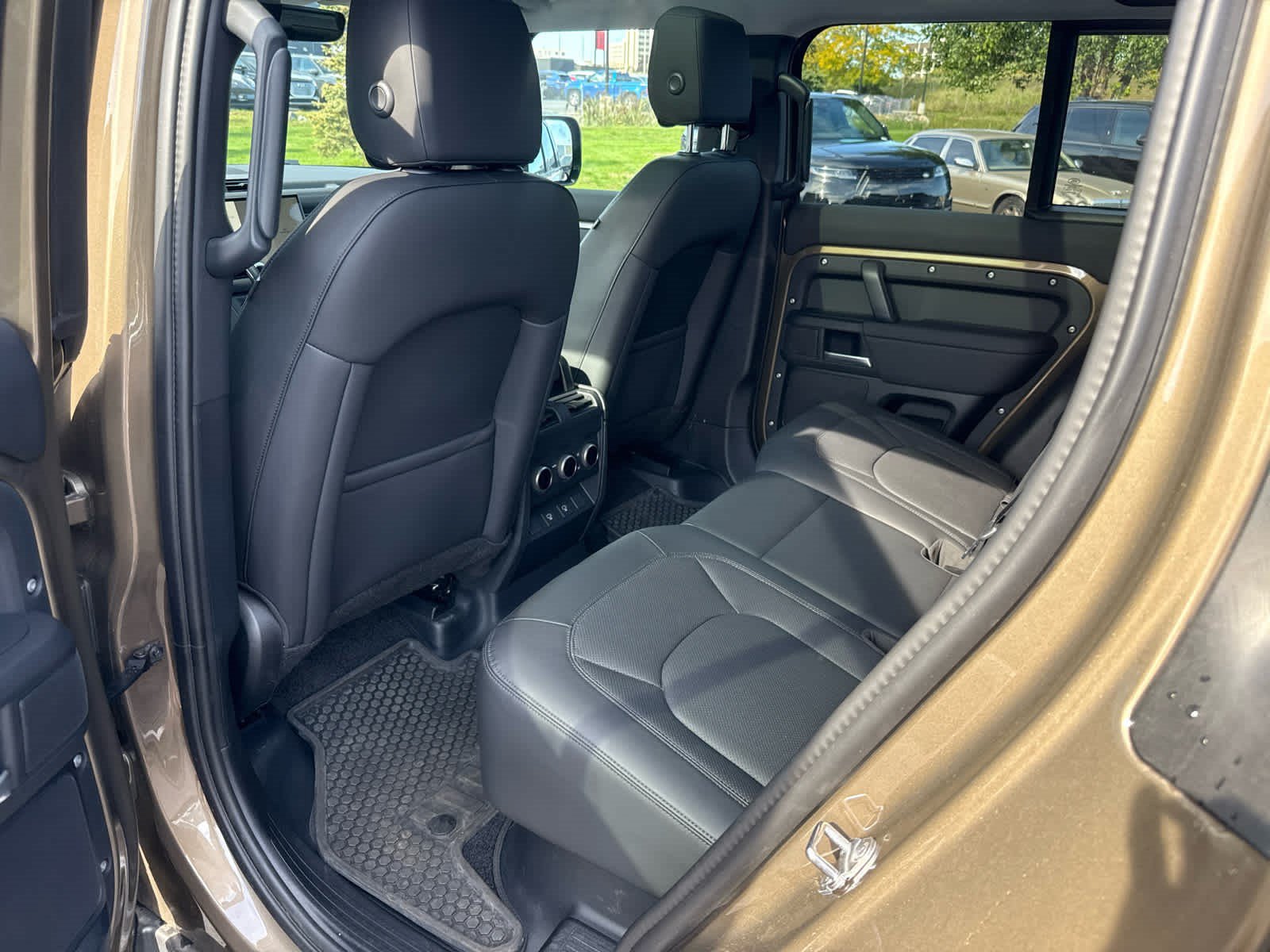 Used 2025 Land Rover Defender 110 S AWD/4WD image 13
