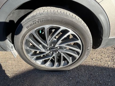 Used 2020 Lincoln Nautilus Reserve image 24