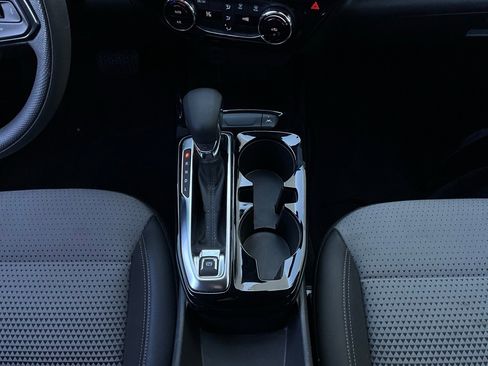 Used 2025 Chevrolet Trax LT image 14