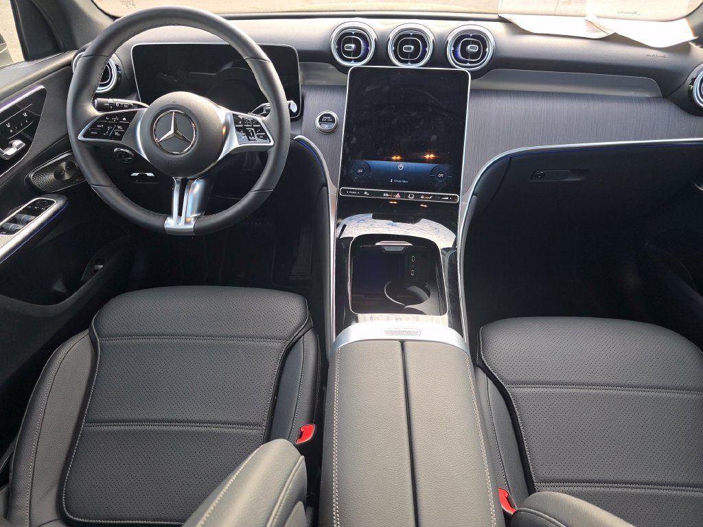 Used 2026 Mercedes-Benz GLC 300 4MATIC image 24