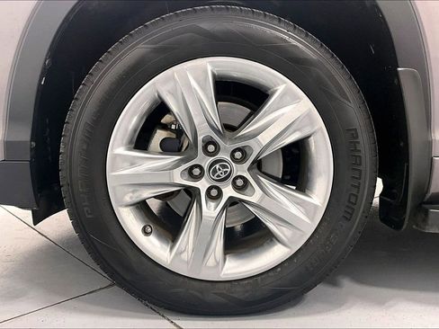 Used 2016 Toyota Highlander Limited Platinum AWD/4WD image 6