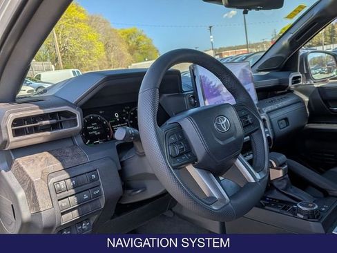 Used 2025 Toyota Tacoma Limited AWD/4WD image 12