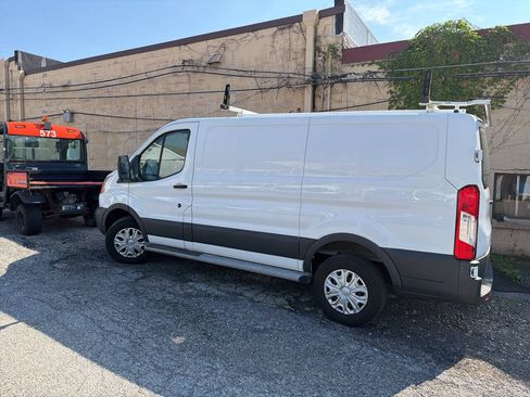Used 2018 Ford Transit 250 130 Low Roof w/ Exterior Upgrade Package RWD image 20