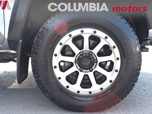 Used 2018 Toyota Tacoma TRD Off-Road image 34