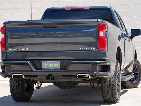 Used 2019 Chevrolet Silverado 1500 Custom Trail Boss w/ Custom Convenience Package AWD/4WD image 4