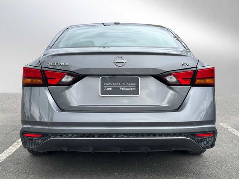 Used 2024 Nissan Altima 2.5 SV image 4