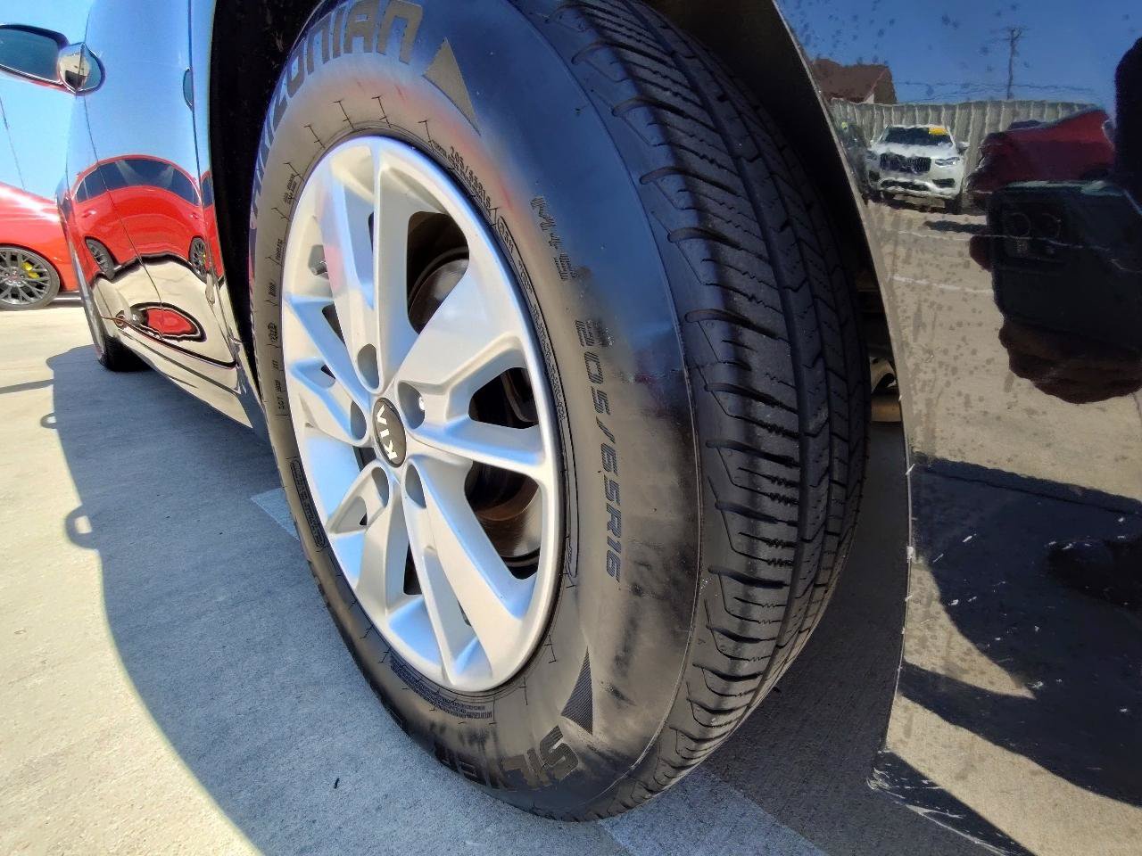 Used 2017 Kia Optima LX w/ Convenience Package FWD image 10